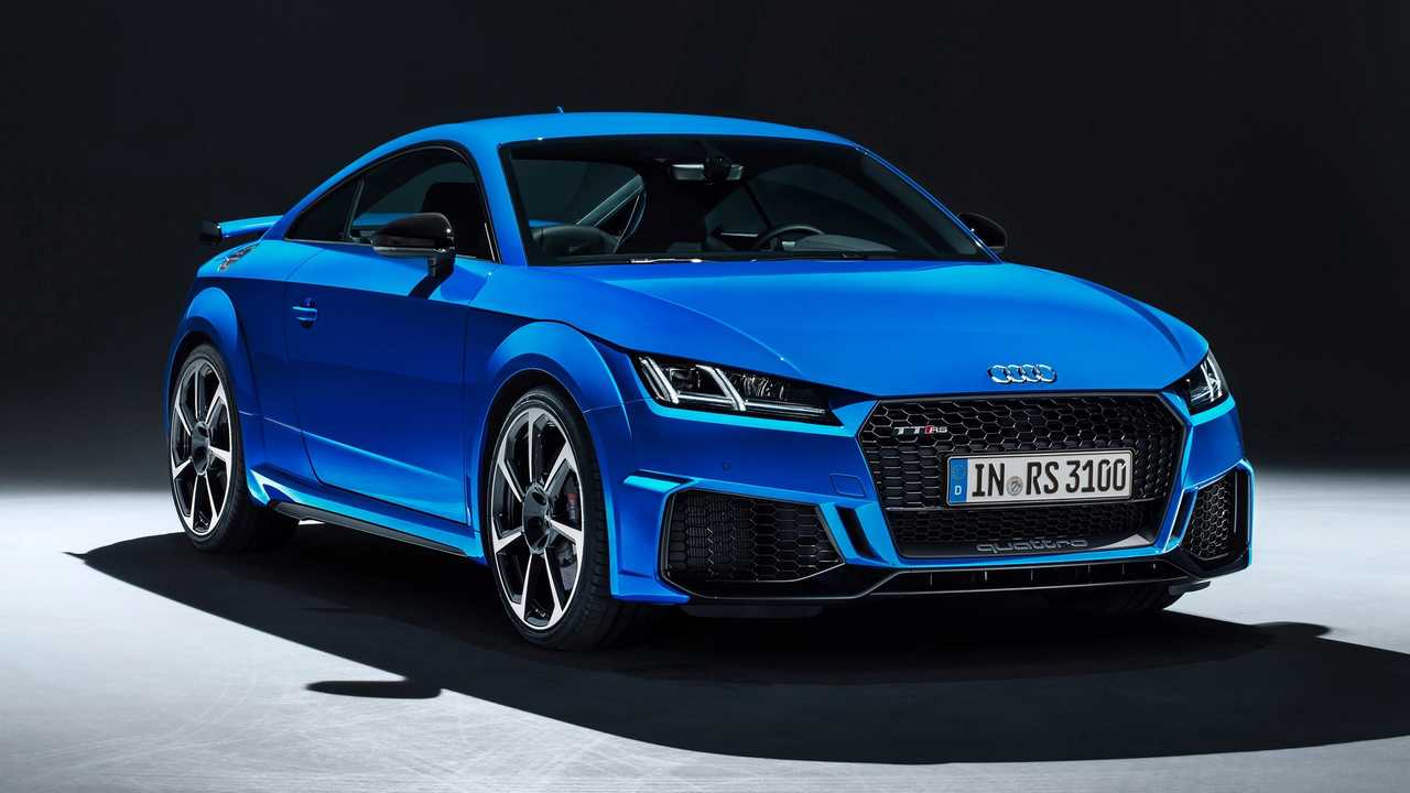 Audi планирует осуществить тотальную электрификацию
