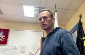 Российский суд может заменить условное наказание Навального реальным тюремным заключением