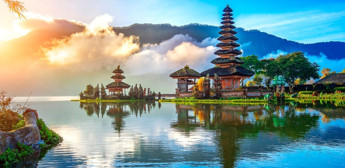 Власти Индонезии продлили запрет на въезд туристов