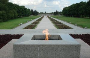 В Санкт-Петербурге на Пискаревском кладбище отреставрируют Вечный огонь