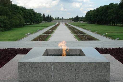 В Санкт-Петербурге на Пискаревском кладбище отреставрируют Вечный огонь