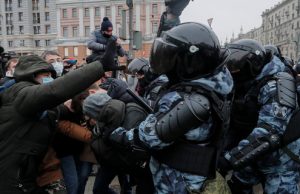 В Москве задержали более 600 митингующих