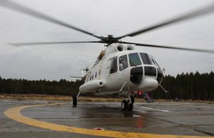 В России вертолет врезался в здание