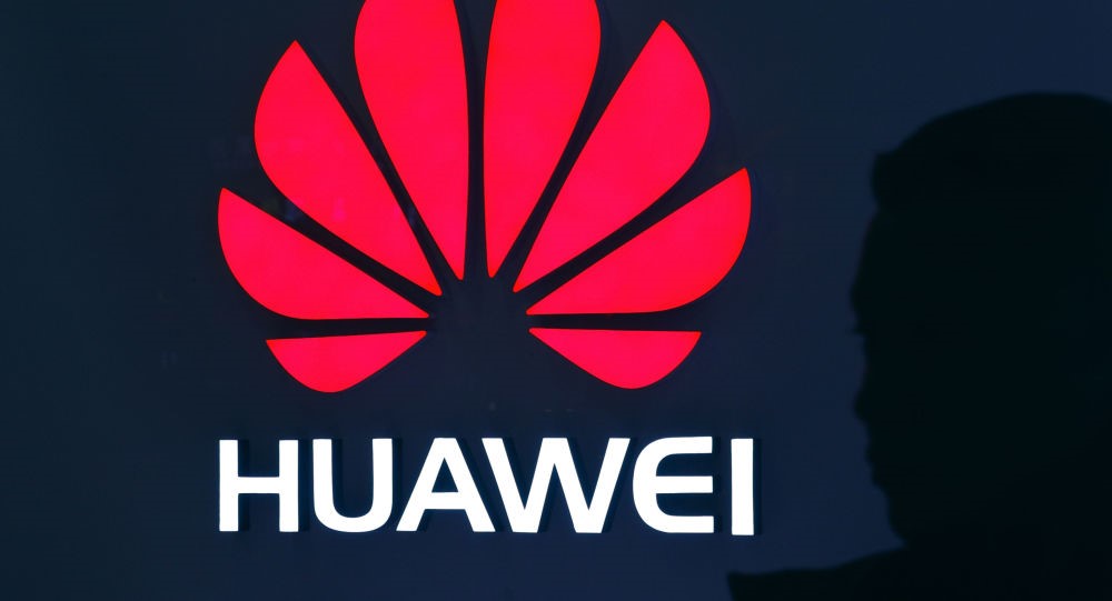 Разработчики Huawei занялись созданием дороги, которая будет разговаривать с беспилотными машинами