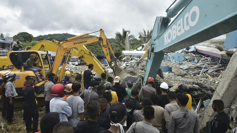 Жертвами землетрясения в Индонезии стало более полусотни человек
