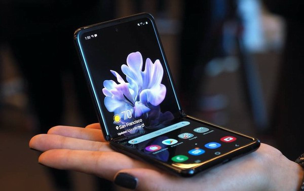 Складные смартфоны Samsung имеют неисправимый дефект