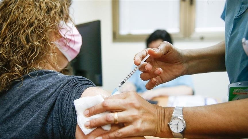 Минздрав включил людей старше 60 лет в приоритетную группу для вакцинации от коронавируса