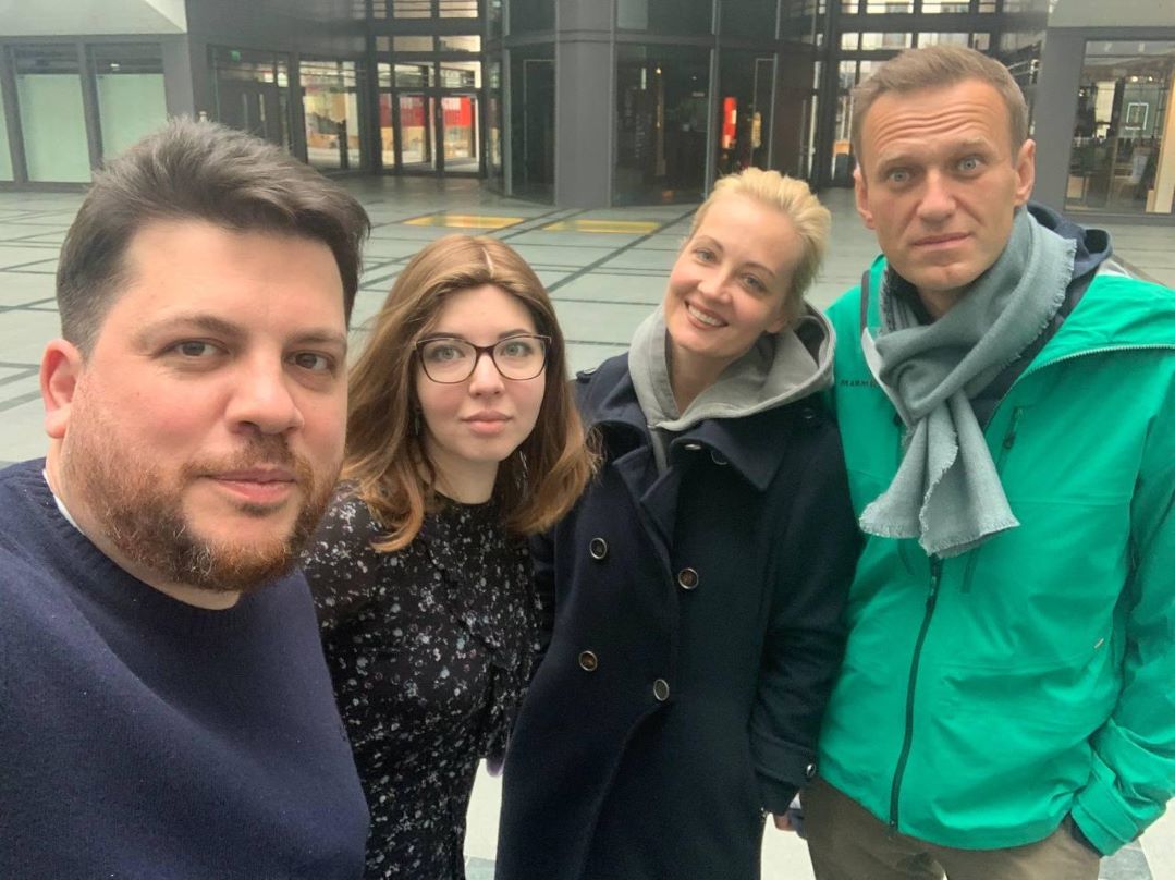 Куратор штаба Навального Волков объявлен в розыск