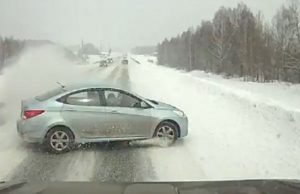 В Свердловской области столкнулось около 20 автомобилей
