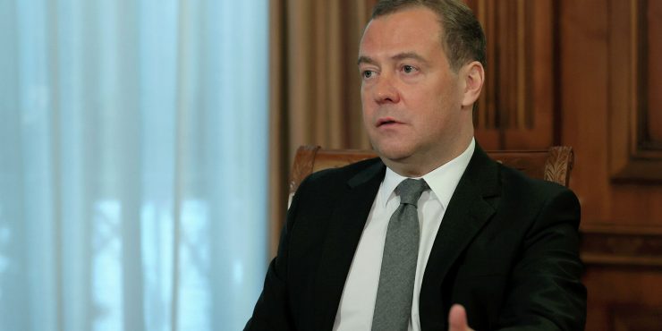 Медведев проанализировал возможность воссоздания “Большой Восьмерки”