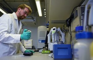 «Вектор» подтвердил эффективность российских вакцин против британского штамма коронавируса