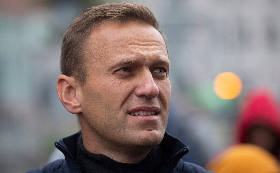 Навального поставили на учет как склонного к побегу