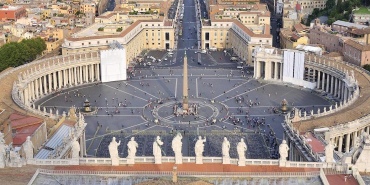 Ватикан будет увольнять своих работников за отказ вакцинироваться