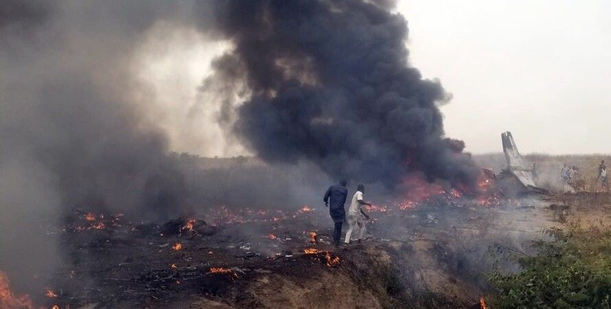 Самолет ВВС Нигерии потерпел крушения: есть жертвы