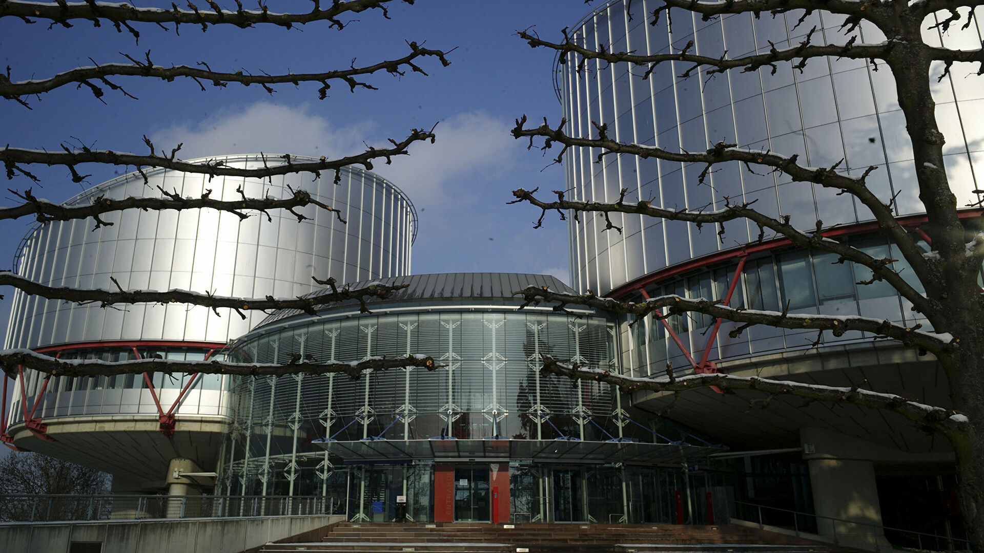 Украина подала иск против России в Европейский суд по правам человека