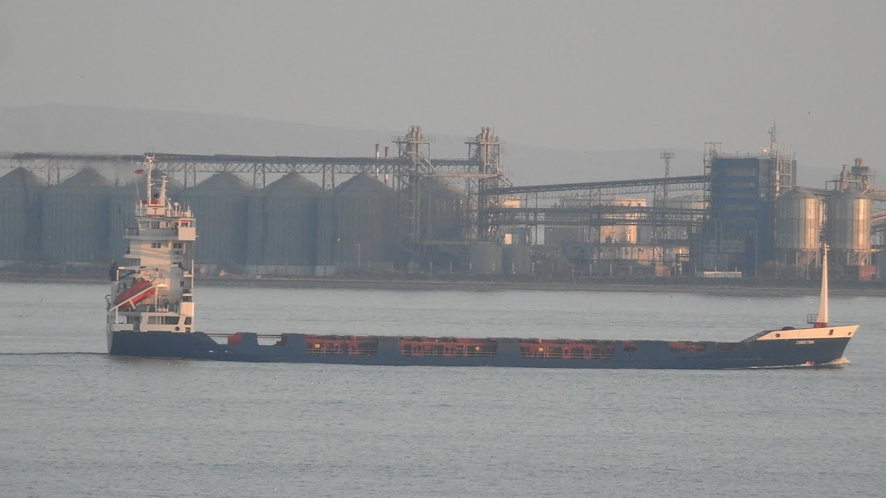 На корабле в Керченском проливе произошла утечка газа