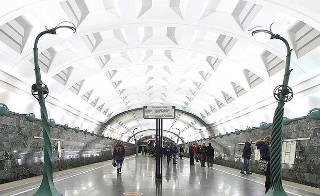 Полиция задержала в московском метро мужчину с гранатой