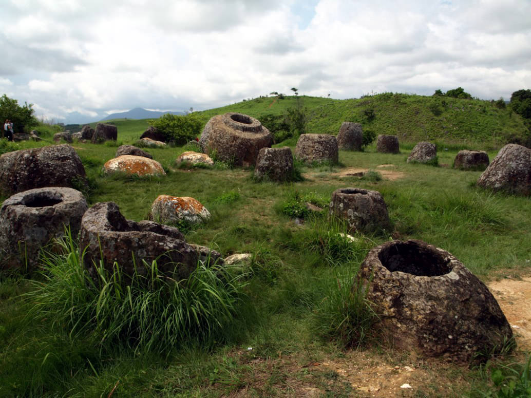 В Лаосе в 2500-летних каменных кувшинах обнаружили тела