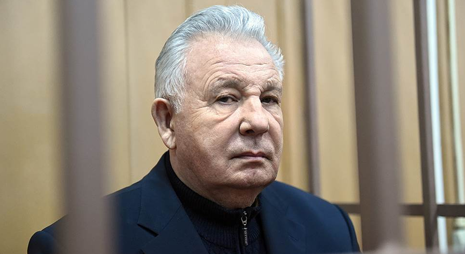 Суд признал экс-главу Хабаровского края Ишаева виновным в растрате