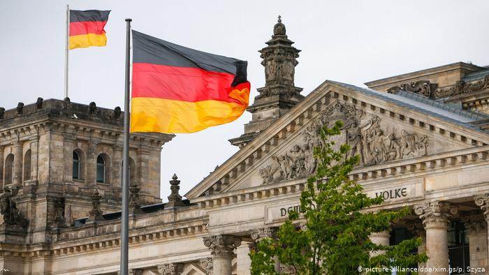 Немецкий политик призывает Германию закупить вакцину «Спутник V»