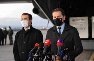Министр Словакии уходит в отставку из-за вакцины «Спутник V»