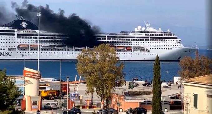 У берегов Греции на круизном лайнере вспыхнул огонь