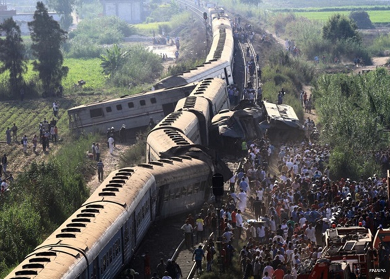 В Египте столкнулись поезда: количество пострадавших превысило сотню