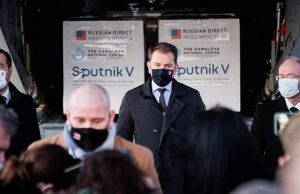 Премьер-министр Словакии отказался возвращать российскую вакцину