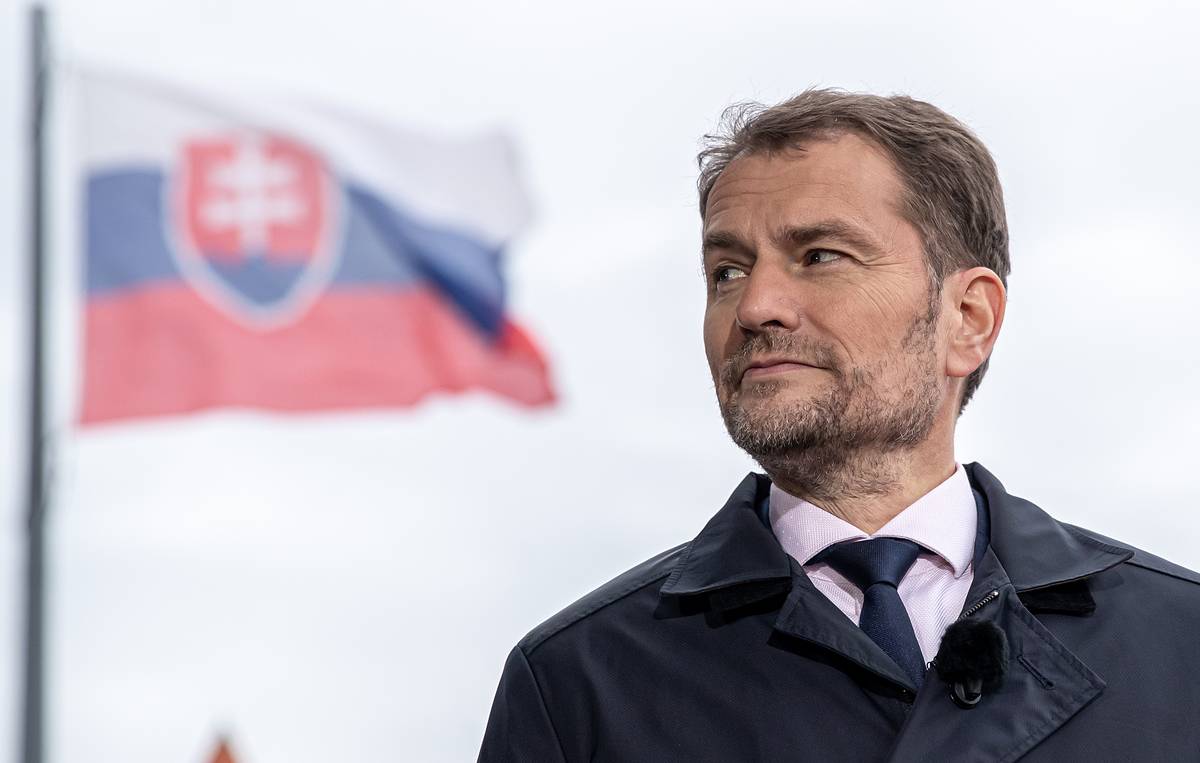 Премьер-министр Словакии выразил готовность покинуть занимаемую должность из-за скандала с вакцинацией