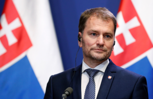 Премьер-министр Словакии раскритиковал политиков страны за негативное отношение к вакцине «Спутник V»