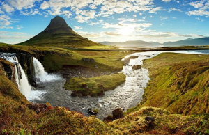 Исландия отменила ограничения для иностранцев, привившихся от COVID-19 в ЕС