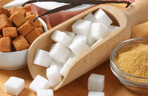 Источники сообщили о проблемах торговых сетей с закупками сахара и масла