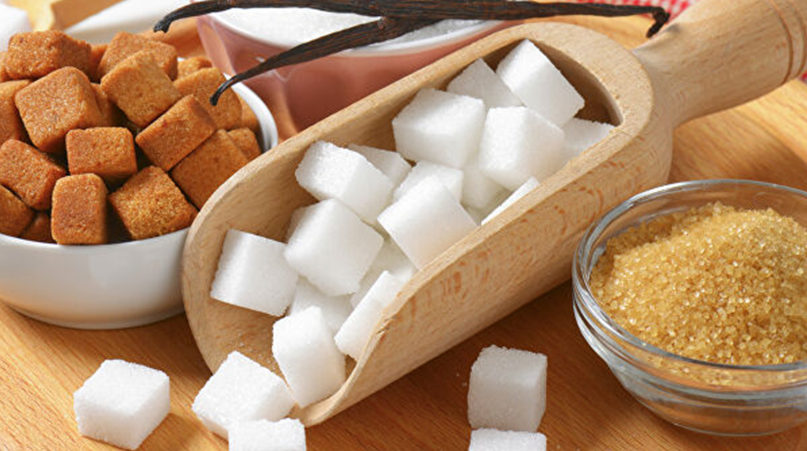 Источники сообщили о проблемах торговых сетей с закупками сахара и масла