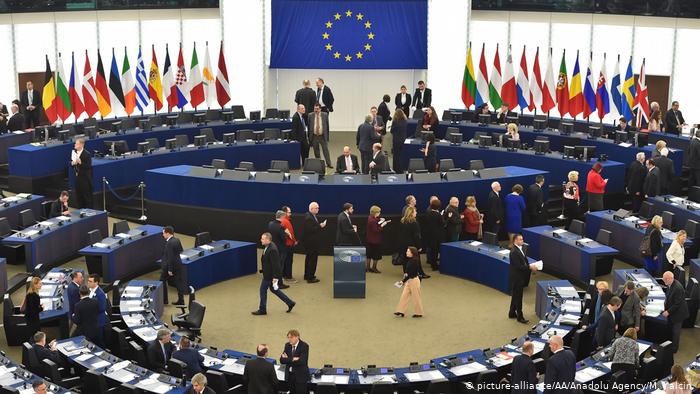 Европарламент выступает за ужесточение санкций для России