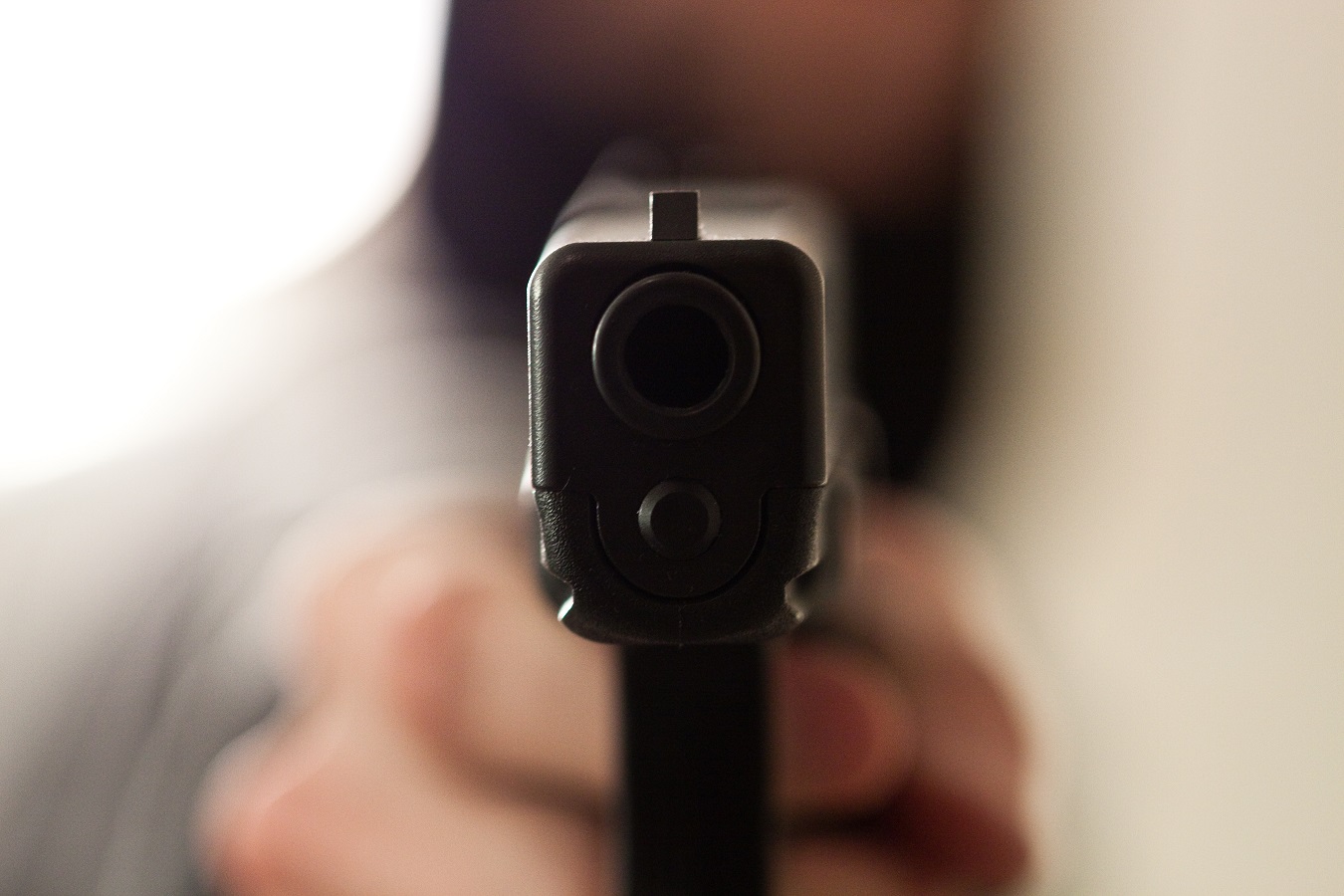 Подросток обстрелял школьников из пневматического оружия