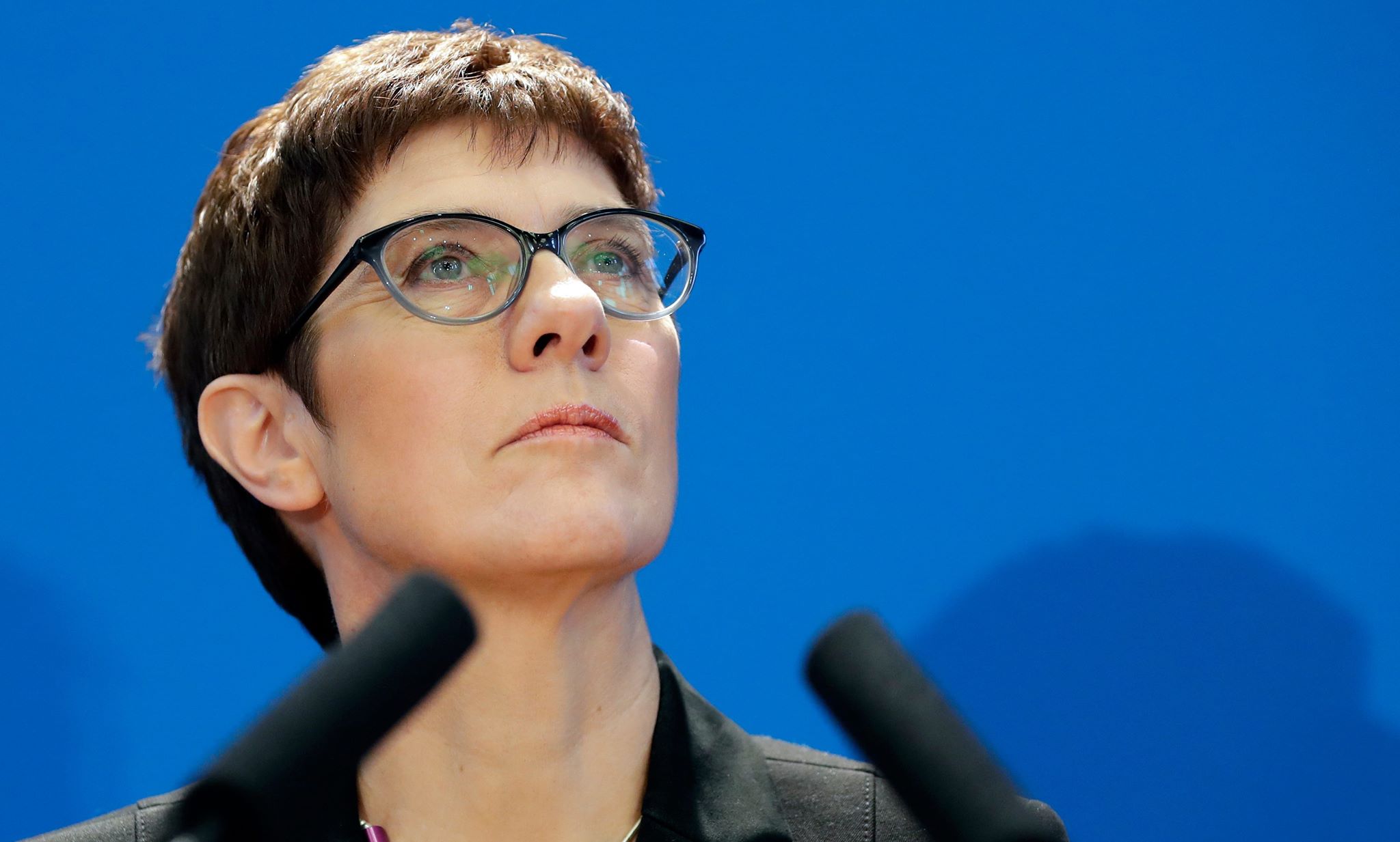Глава Минобороны Германии заявила, что Европе сейчас непросто из-за действий России