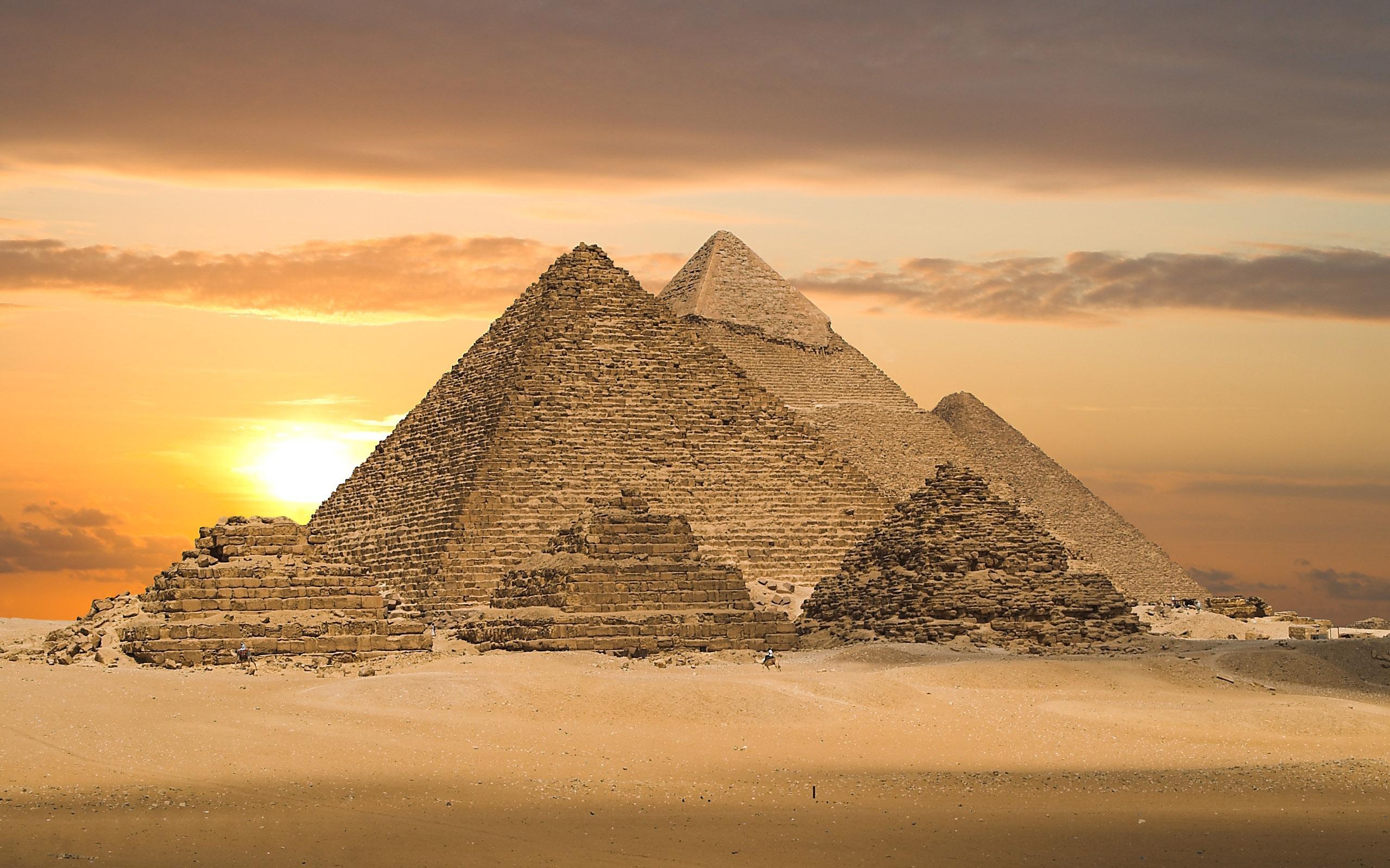 20 царских мумий перевозят в новый музей в Каире