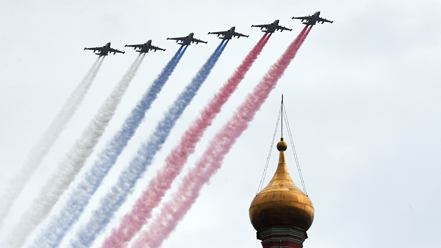 Плохая погода может стать препятствием для полноценного парада Победы в Москве