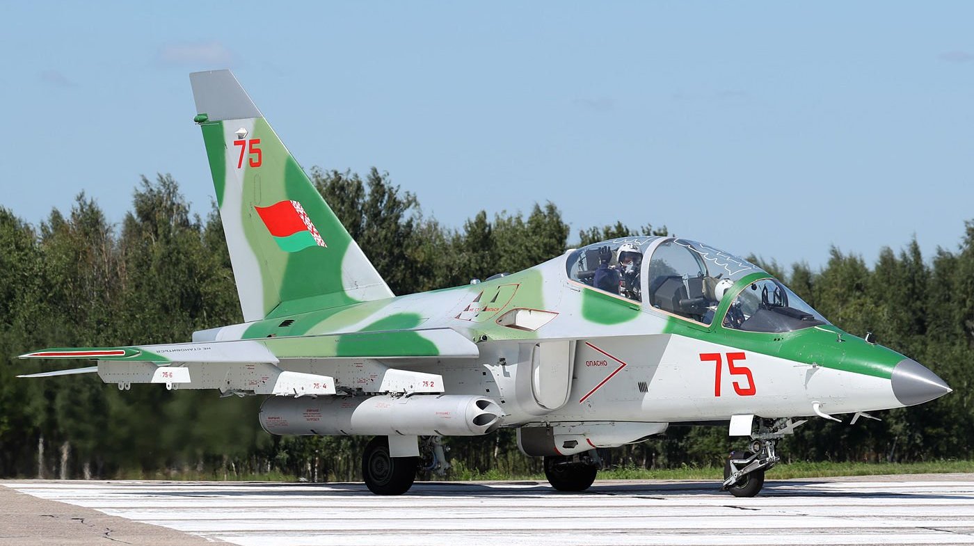 В Беларуси потерпел крушения военный самолет