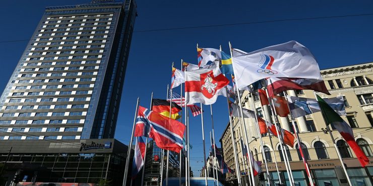 Несколько сборных ЧМ хотят снять свои флаги с площади в Риге в знак солидарности с Беларусью