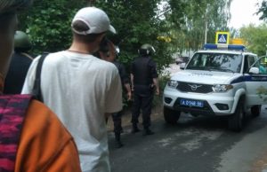 В Екатеринбурге мужчина начал стрелять по прохожим