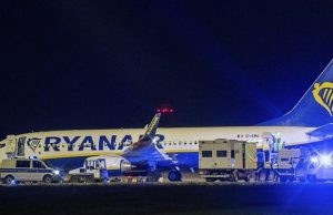 Самолет компании Ryanair сел в Берлине из-за сообщения о бомбе