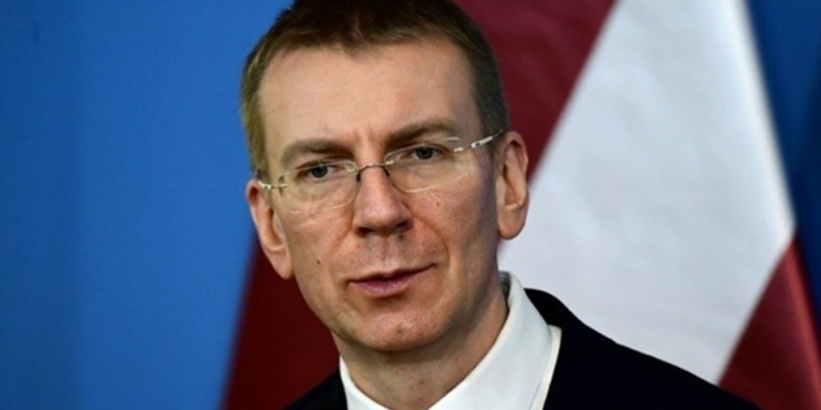 Глава МИД Латвии предложил запретить въезд в страну зиме