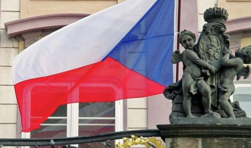 МИД Чехии сделал заявление: ограничение на число российских дипломатов в стране снято не будет