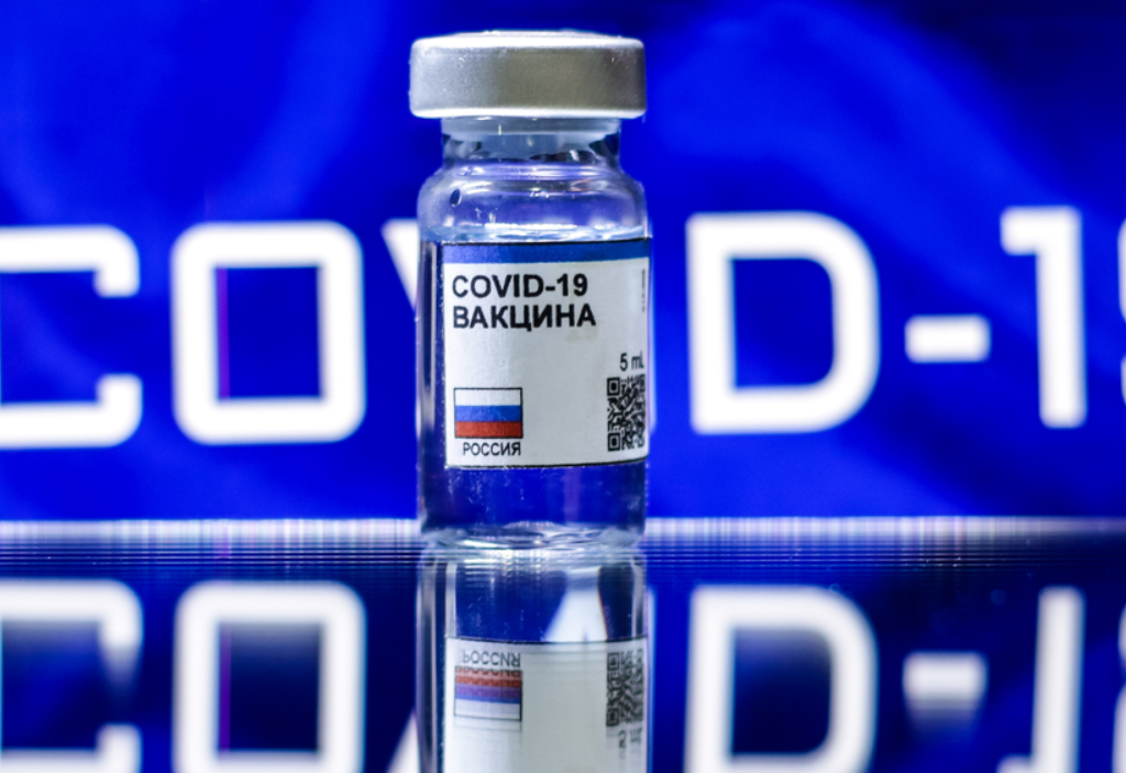 Песков прокомментировал работу российских производителей вакцины