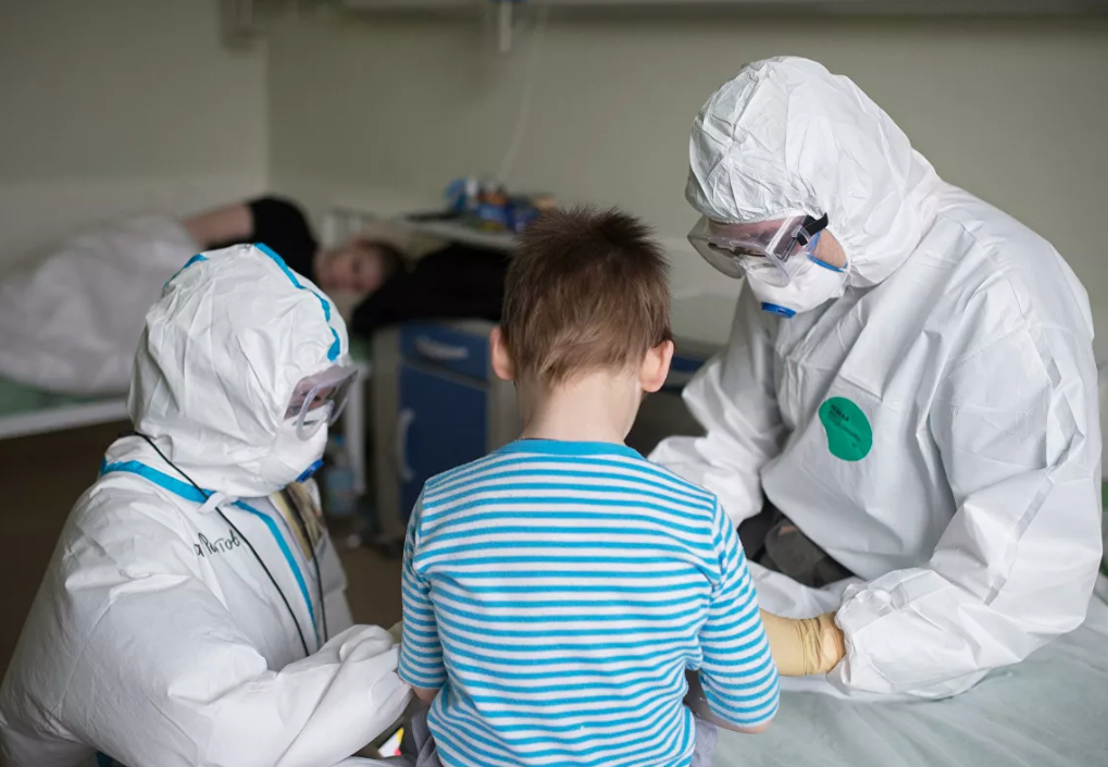 В Роспотребнадзоре назвали главные осложнения после коронавируса у детей