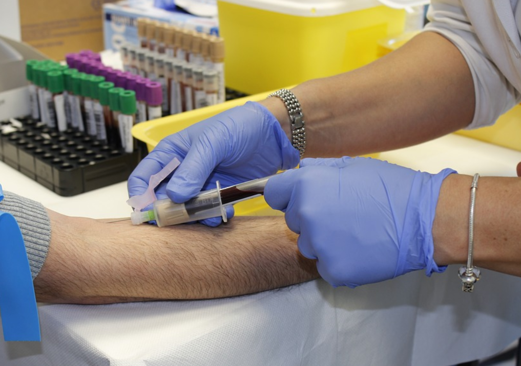 ОАЭ – первая в мире страна по темпам вакцинации от COVID-19
