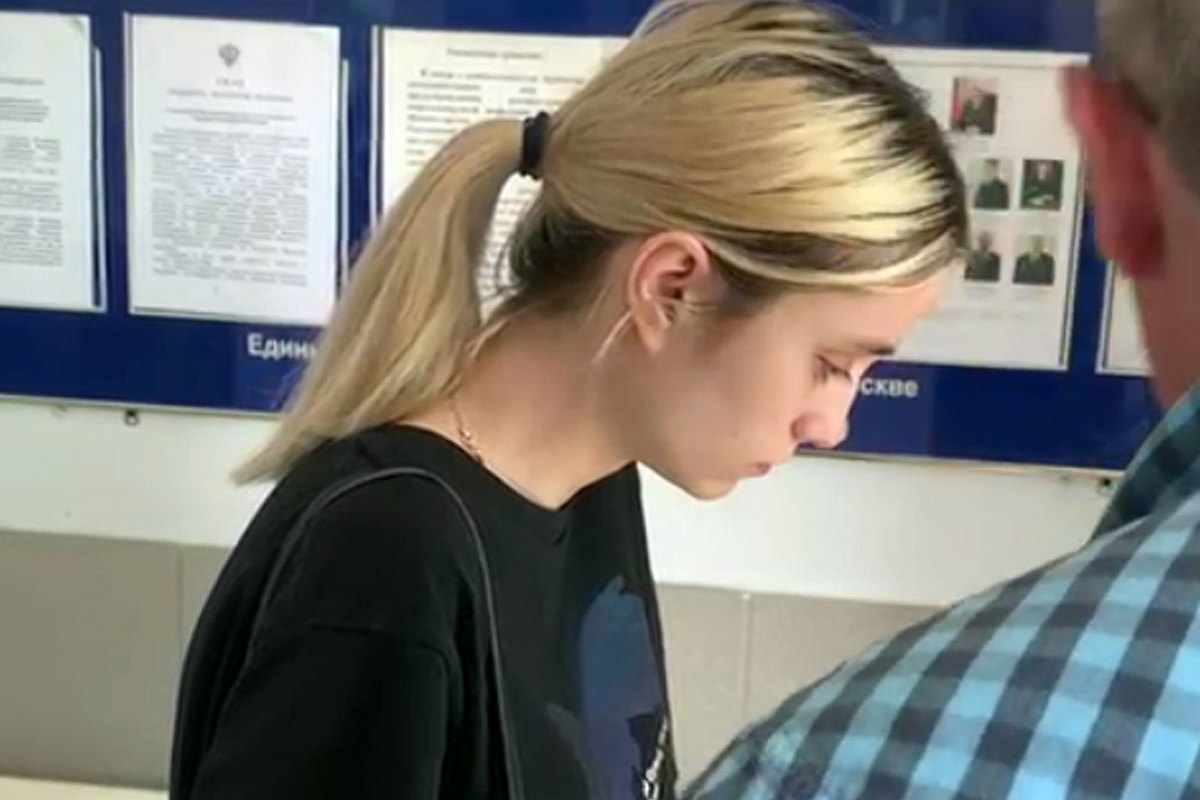 Суд арестовал девушку, которая сбила троих детей в Москве