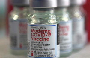 В Японии отказались продолжать использование вакцины Moderna