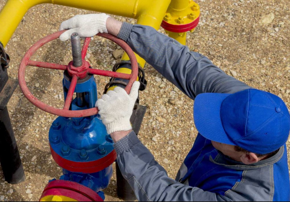 «Газпром» снизил в три раза объемы поставок газа в Европу